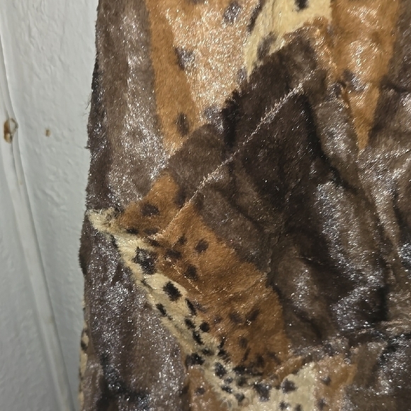 Pretty Angel Faux Fur Animal Print Vest - Picture 4 of 8